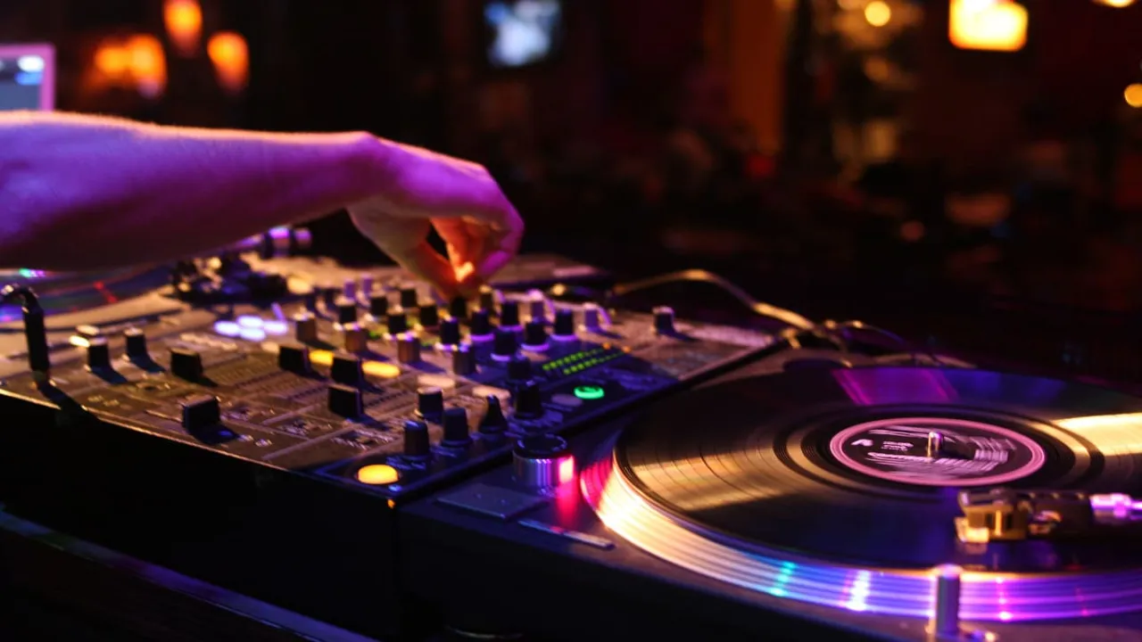 Comment devenir DJ professionnel